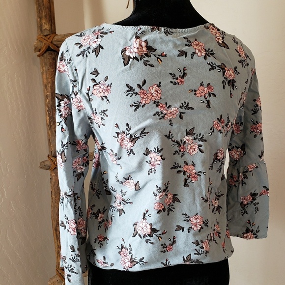 Arizona Jean Company Floral Belle Sleeve Blouse Size Small - Picture 2 of 5